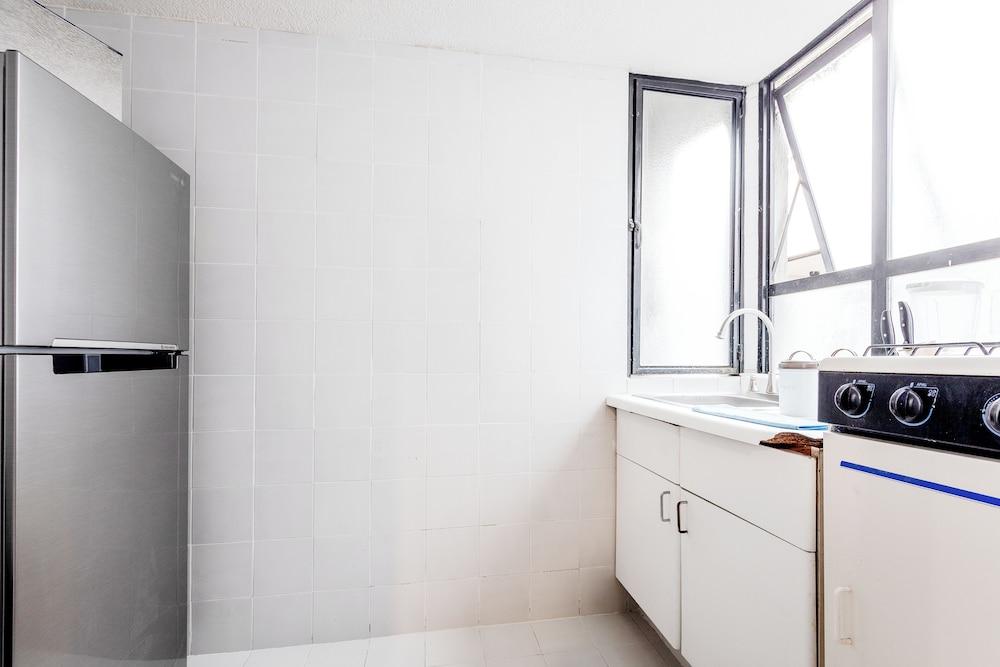 2BR Roma Norte - Parking, Sleeps 6 - Internet