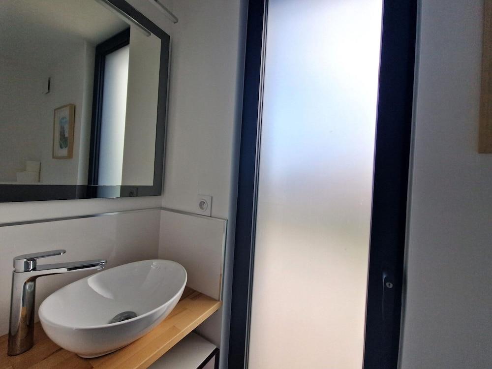 Studio With Terrace and Superb sea View