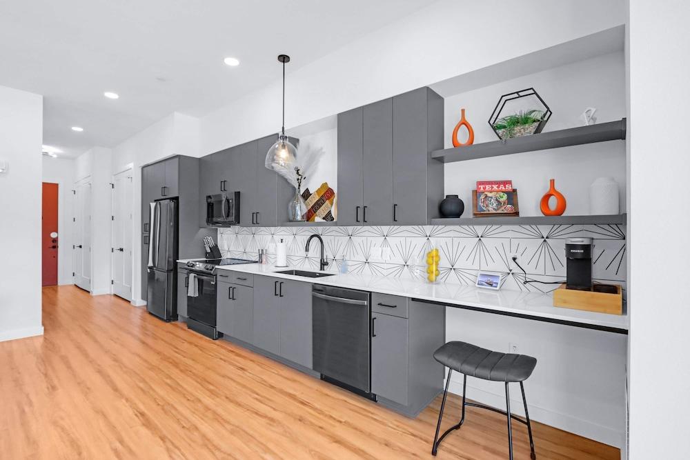 Pure Texas Poolside Oasis Steps to Entertainment