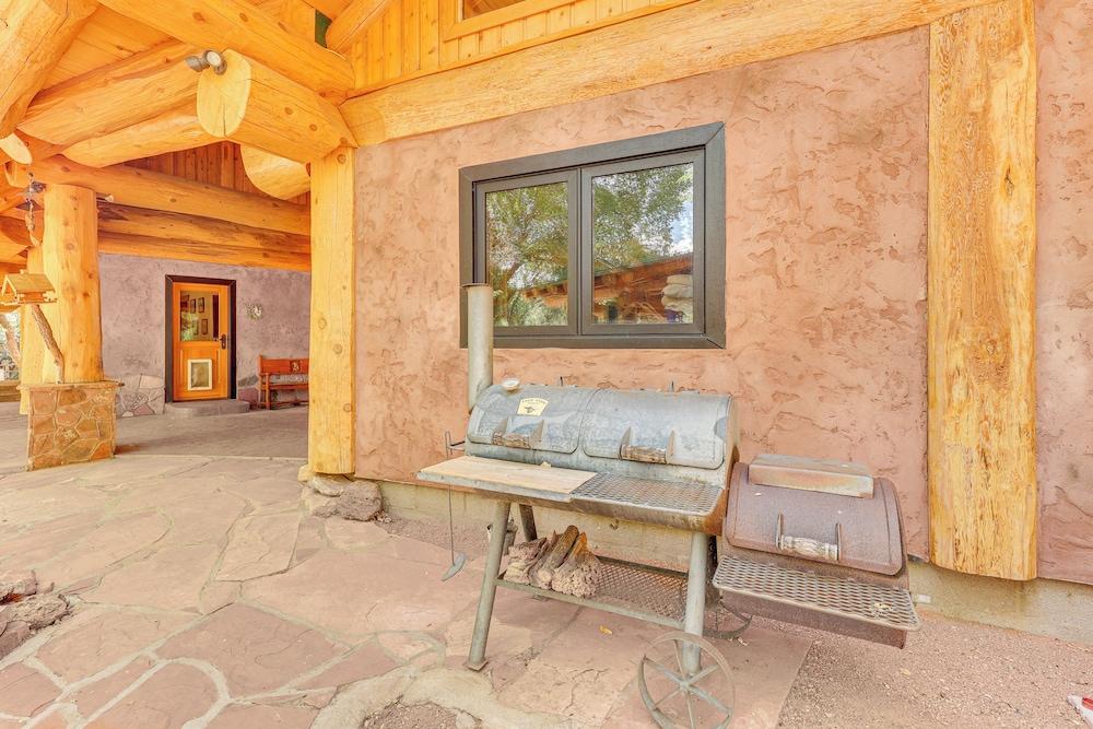 Scenic Payson Cabin! Fireplace + Wraparound Patio
