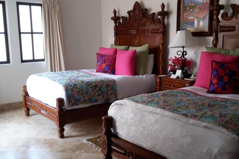 3BD Hacienda Encantada Ocean View Luxury Resort