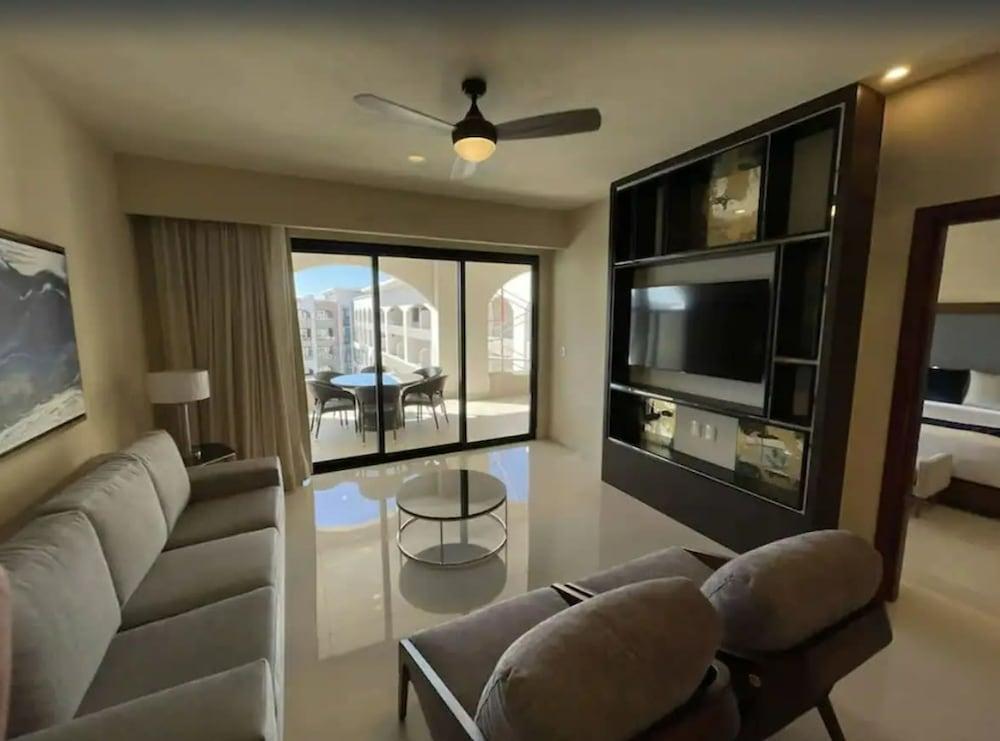 2BD Villa La Valencia Ocean View 5 Star Resort