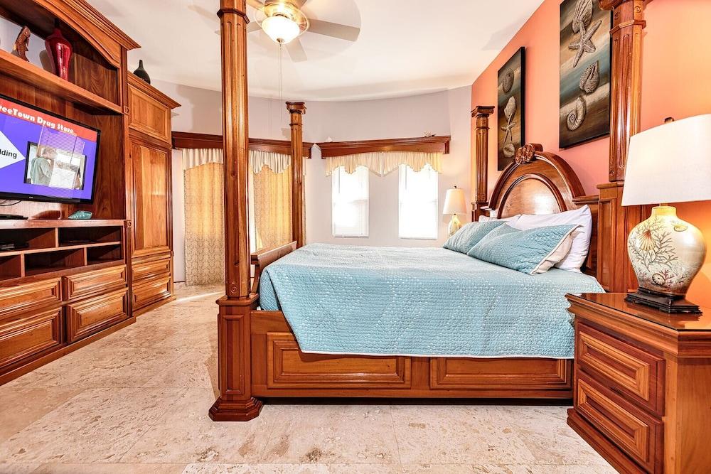 Hol Chan Ocean Front Residences