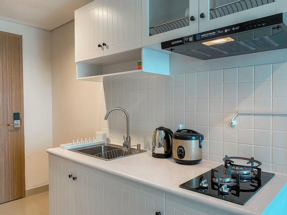 Minimalist And Cozy Studio Tamansari Iswara Apartment