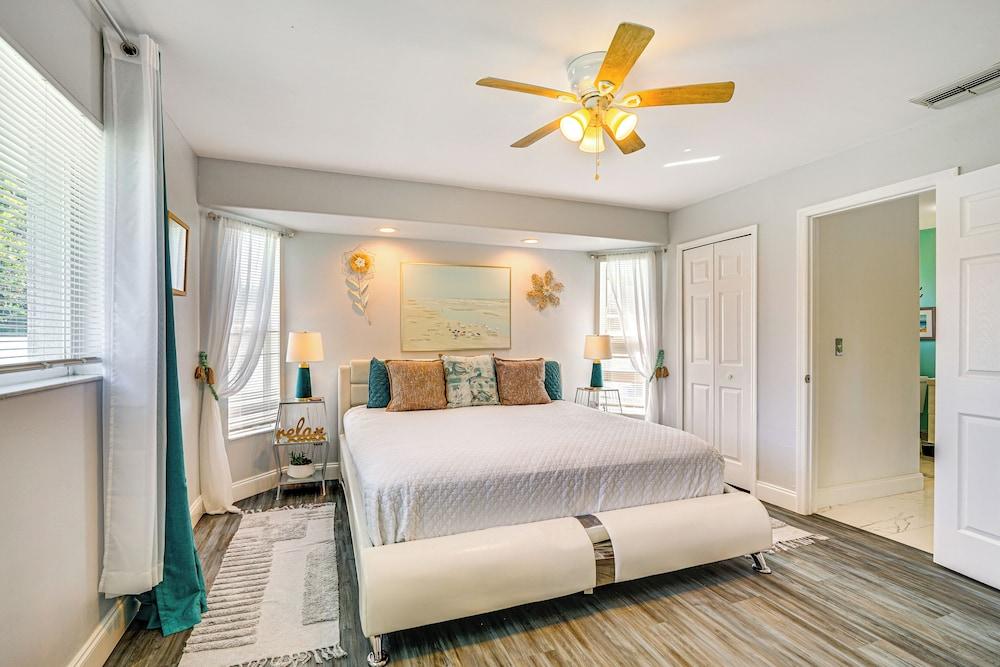 Private Pool & Yard: Dog-friendly Cape Coral Home