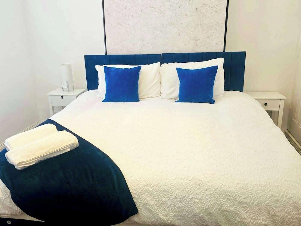 Housesleeps6-garden-freeparking-wifi-cityretreat