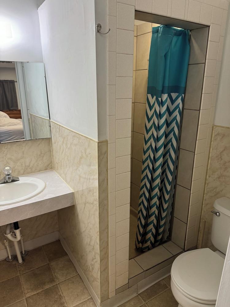 Fins and Feathers Lodge