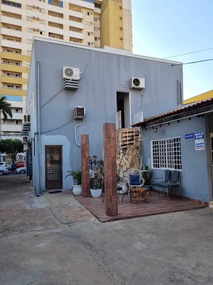 New hotel antes Day hostel