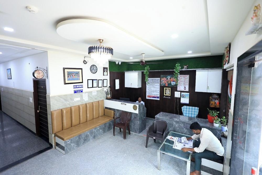 Shri Girraj Residency