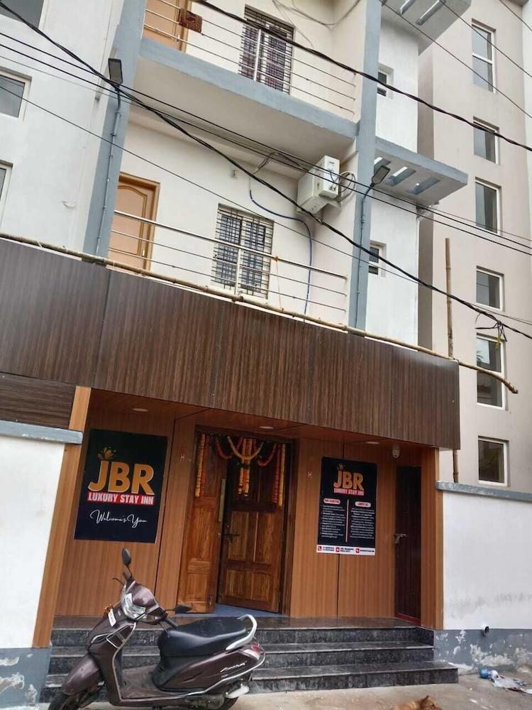 JBR STAY INN