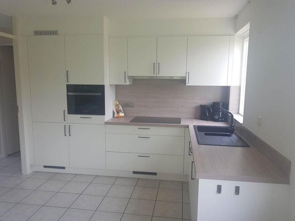 Coastal Bungalow w/ Garden