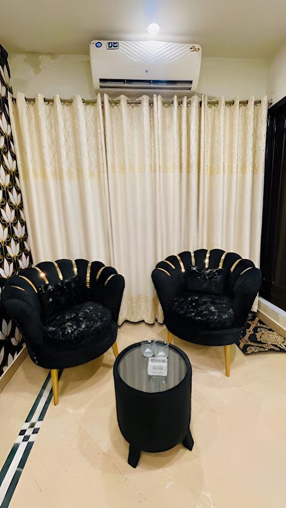 Hotel Hayat Palace Lahore