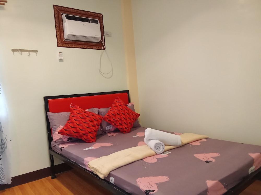 Golden Anchor- Lodge