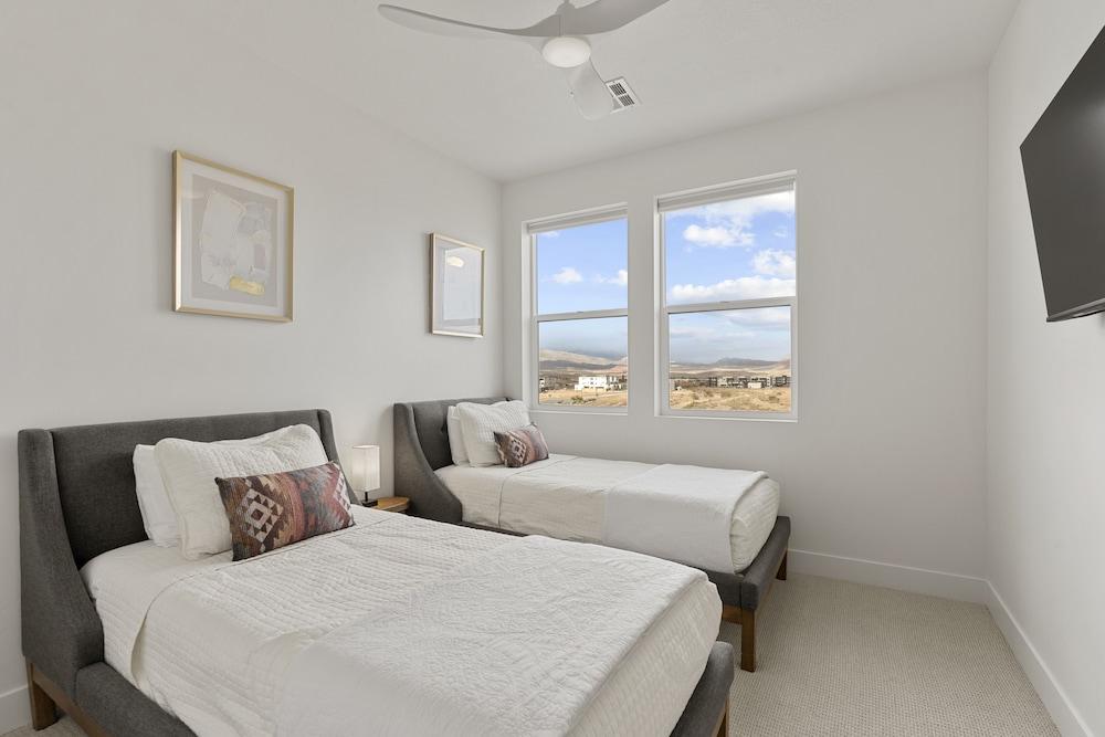 Sunshine Daydream- #305 3 Bedroom Condo