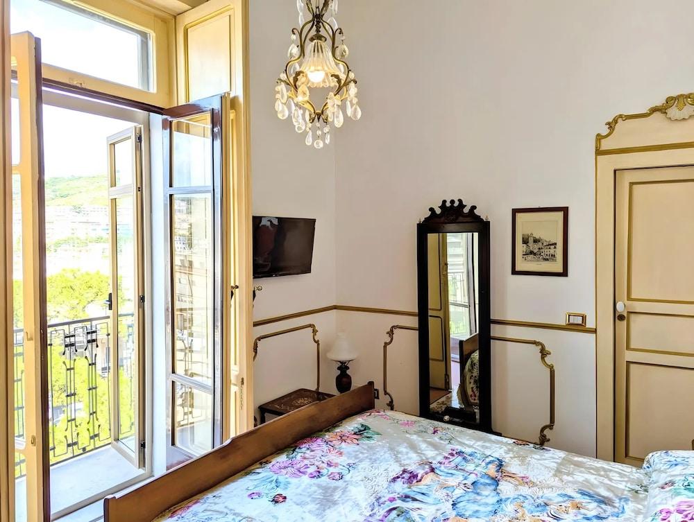 B&B Salerno Royal Suite Central Station