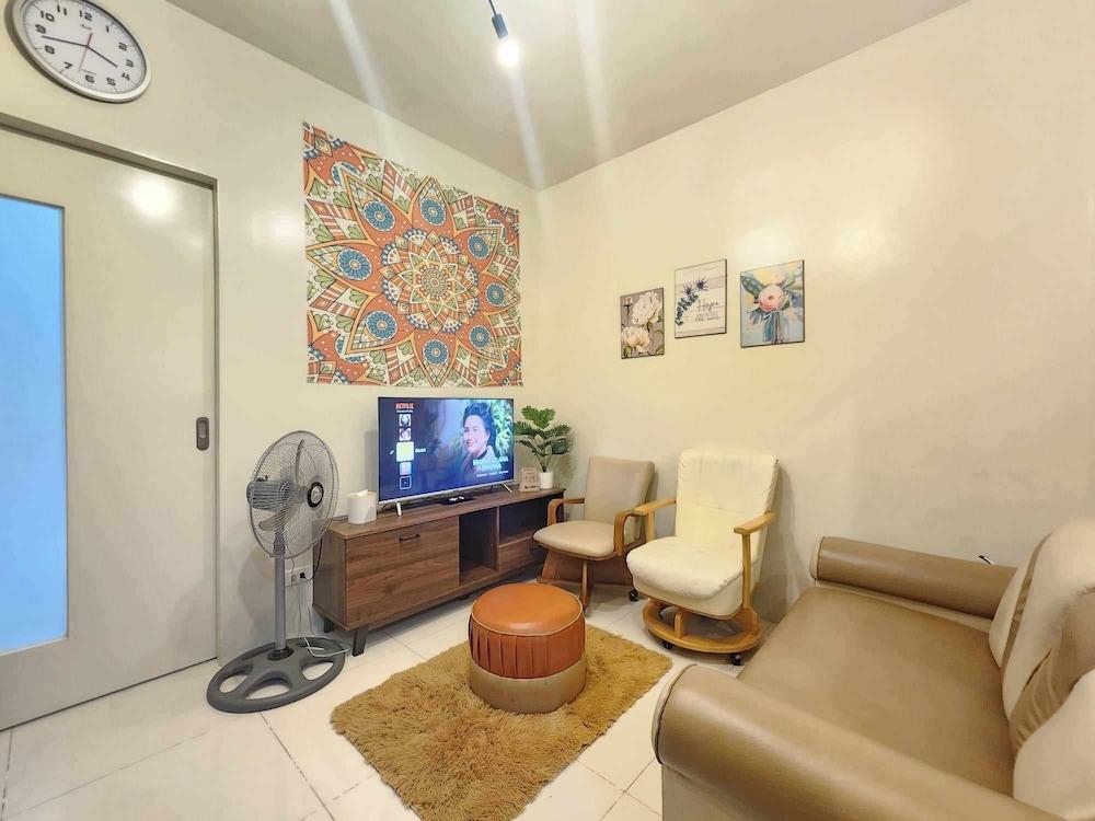 1 Bed Flat - Pool - Parking - Wifi