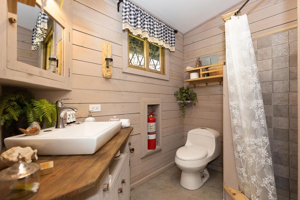 Quinta Pavo Real Complex by Acomodo