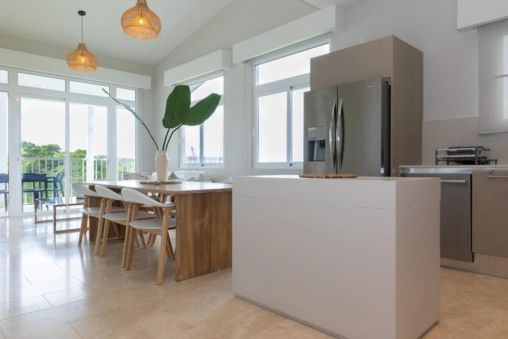 The Couples Condo by Acomodo