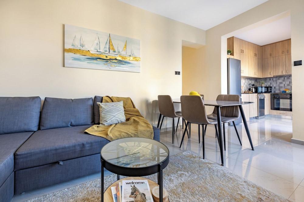 74 Prokymea- Steps From the Sea, Downtown, Balcony