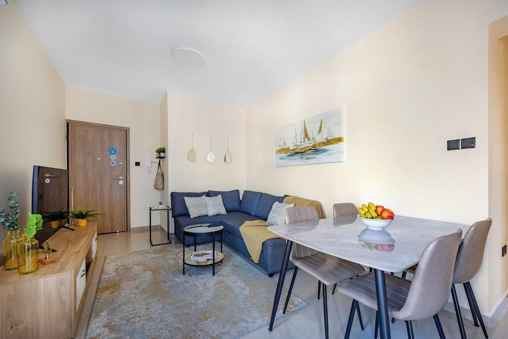 74 Prokymea- Steps From the Sea, Downtown, Balcony