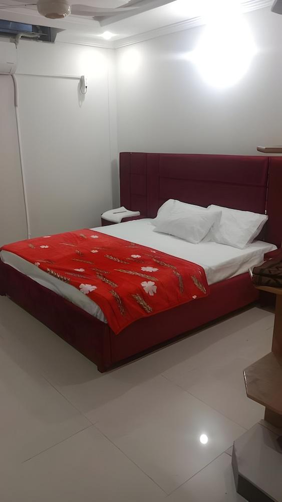 One Click 7 Guest House