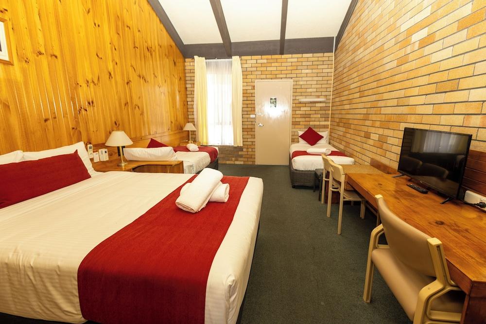 All Travellers Motor inn