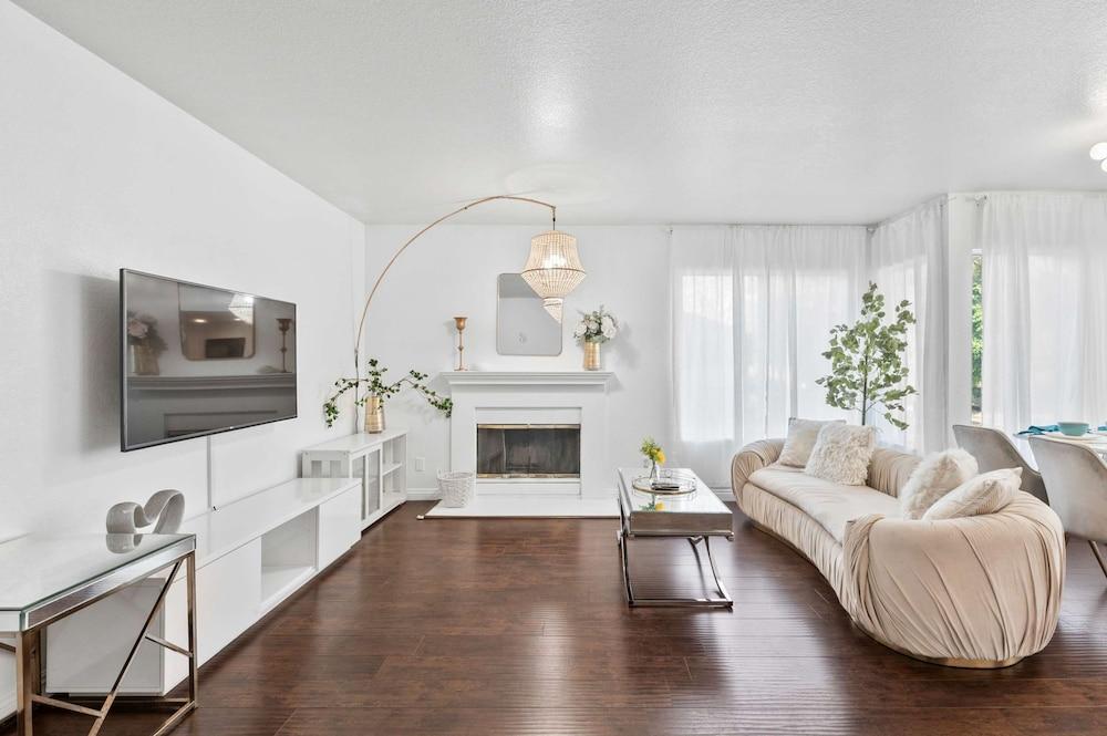 Modern Cozy Retreat With Pool Fireplace