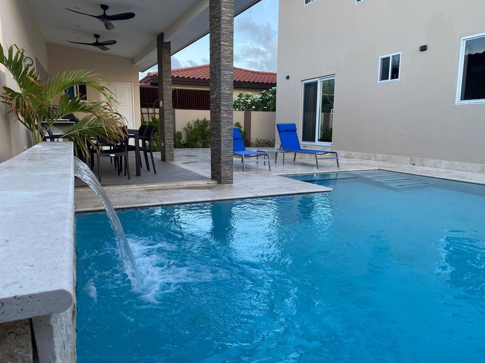Luxury Noord 3 2 Villa - W Private Saltwater Pool