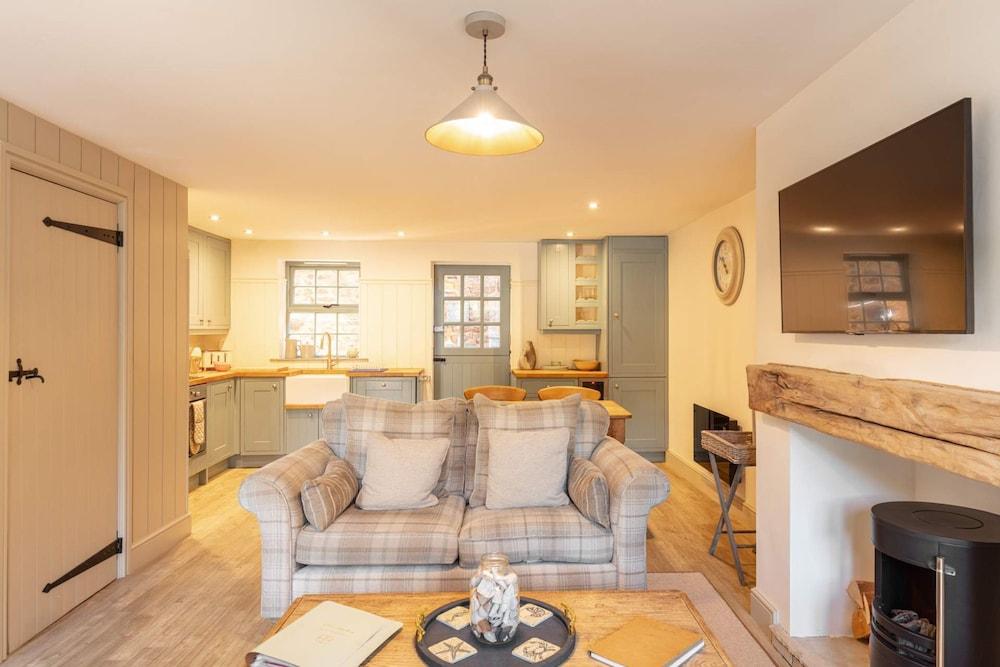 Host Stay The Old Smokey