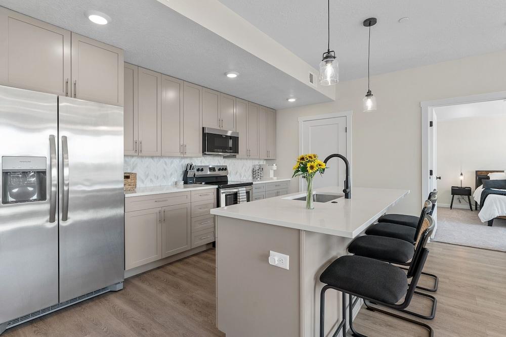 Cactus Blossom Oasis 2 Bedroom Condo