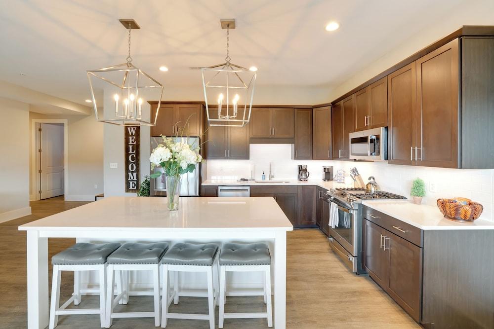 Downtown Lynchburg Condo w/ Balcony: Walk to River