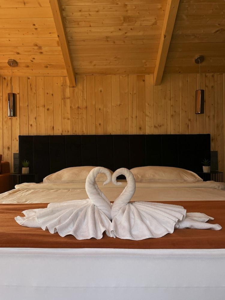 Glamping Resort Halicanum