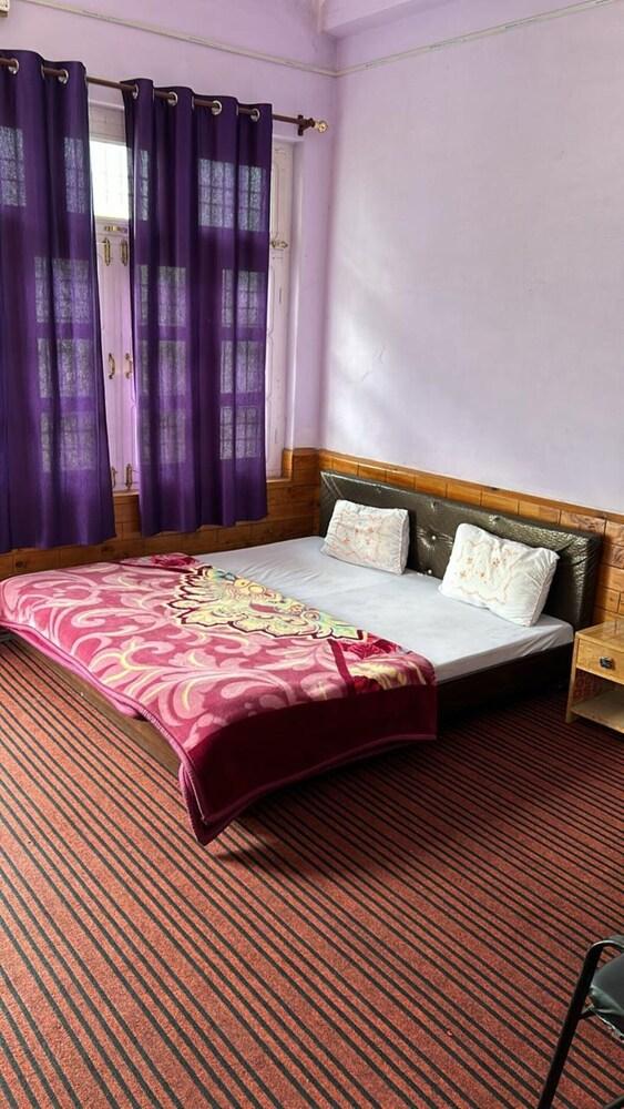 Goroomgo Anjali Homestay