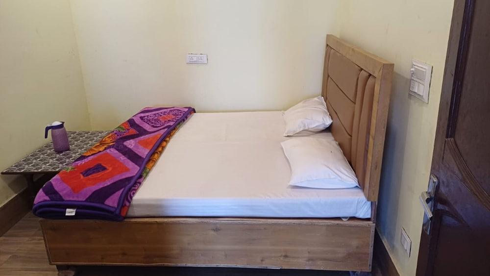 Goroomgo Himalayan View ukhimath