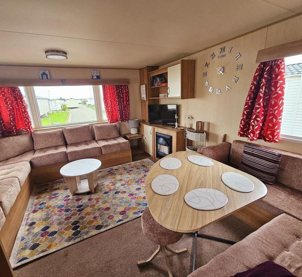 3 Bed Standard Caravan Robinhood