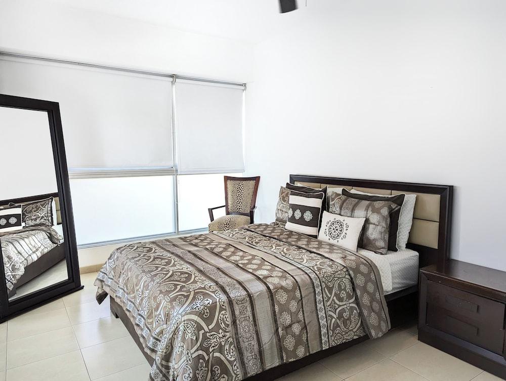 YC 701-C l Apartamento 2BR en av balboa