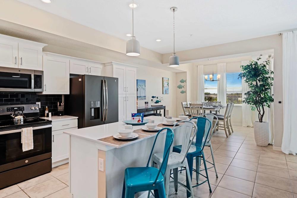 3141 Paradox Circle #406