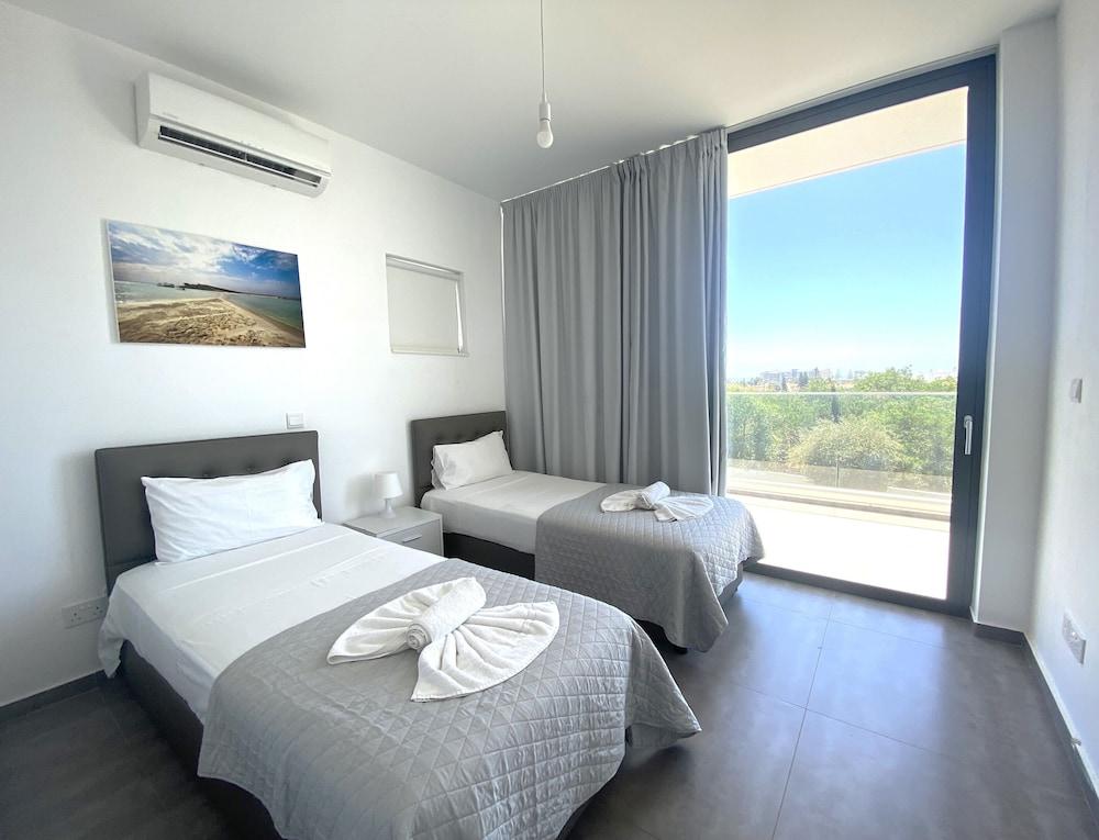 Ayia Napa Nissi Pearl Villas