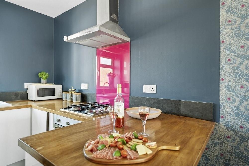 The Beacon, 2 bed Flat in Herne Bay With Parking