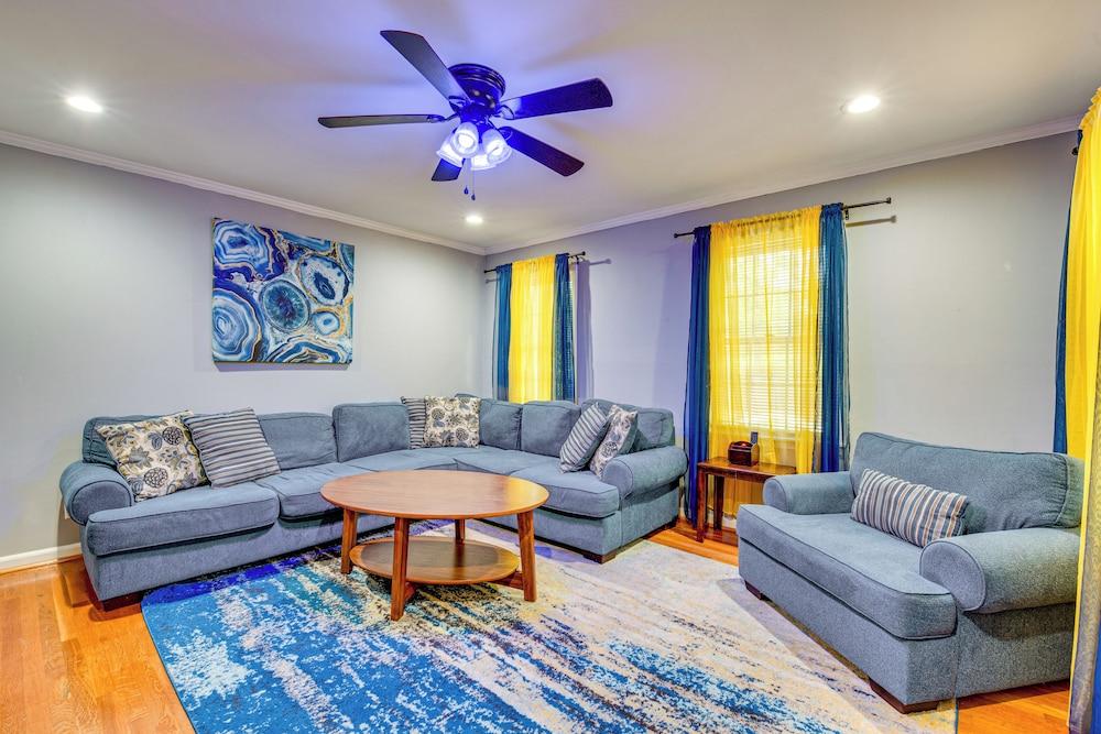 Spacious Home w/ Hot Tub, 14 Mi to Downtown Atl!