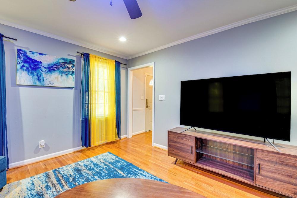 Spacious Home w/ Hot Tub, 14 Mi to Downtown Atl!