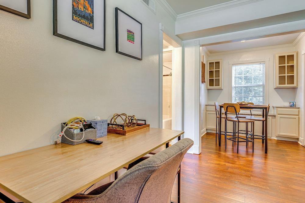 Pet-friendly Mobile Condo ~ 4 Mi to Downtown!