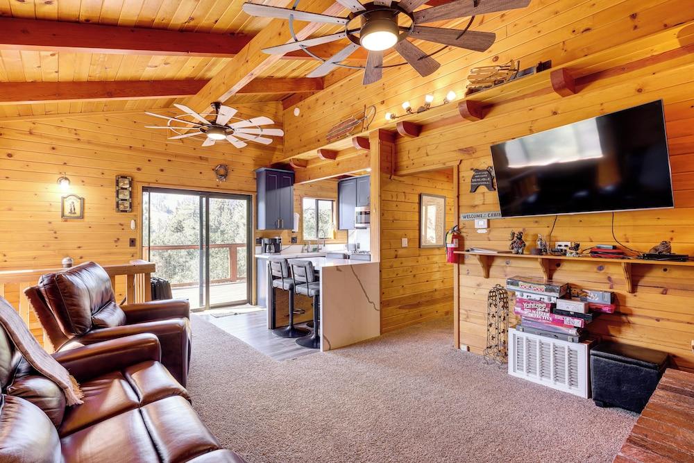 1 Mi to Skiing: Mtn-view Cabin in Big Bear Lake
