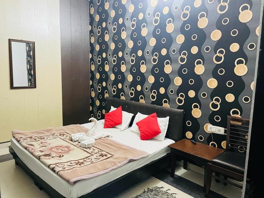 Goroomgo Ramneek Amritsar