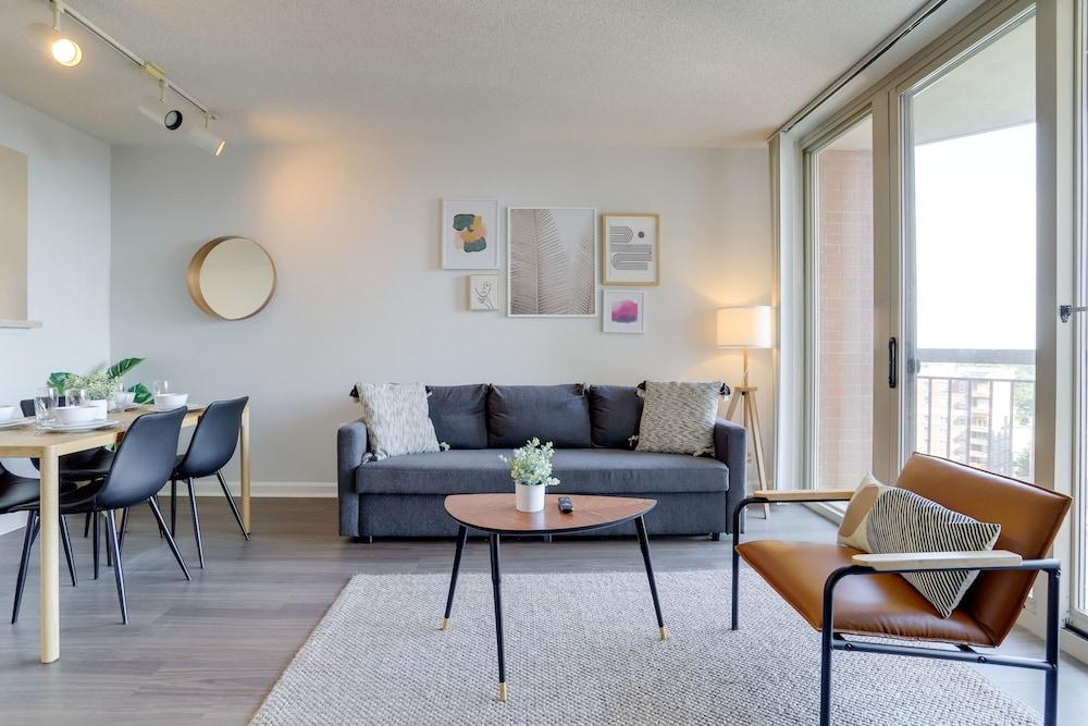 Cozy Apartment Steps from the Metro