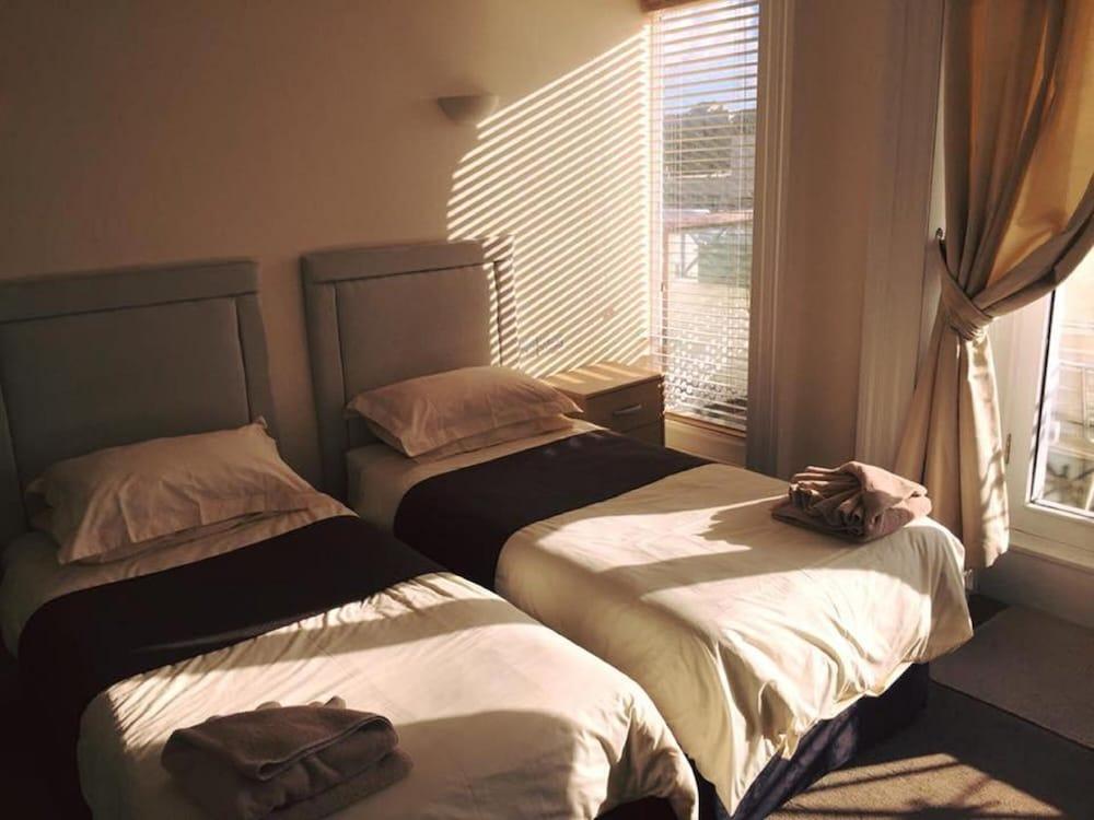 Royal Grosvenor Hotel