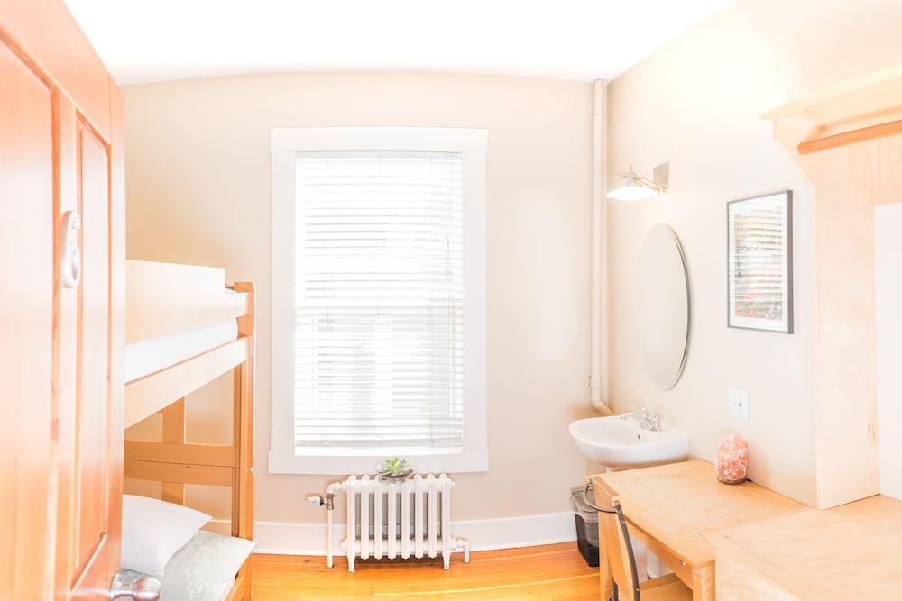 Dancing Bear Inn Hostel