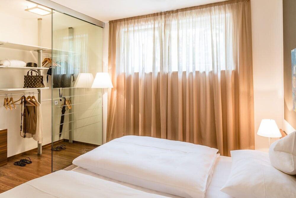 Hidalgo Suites & Restaurant