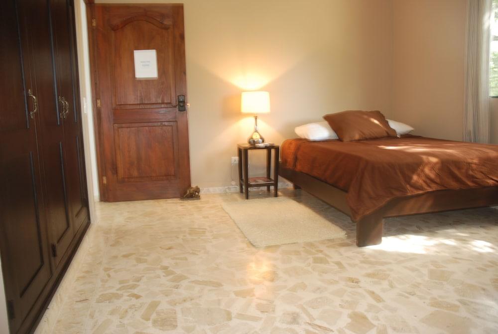 E&J Boutique Residences