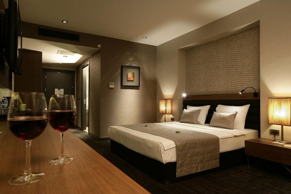 RYS Hotel & Restaurant